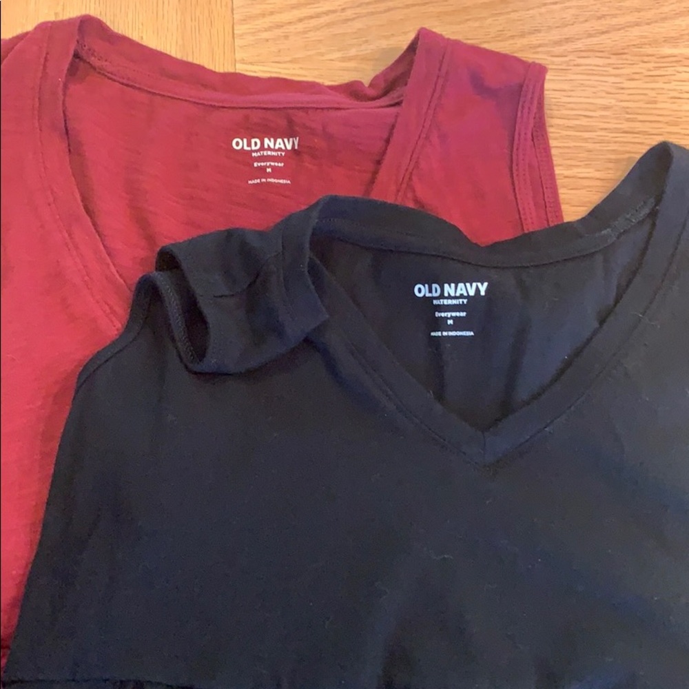 Set of two maternity tops